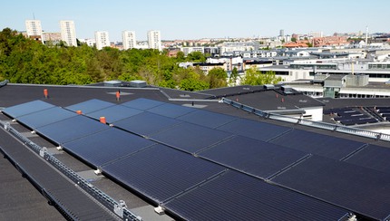 Solceller på ett tak